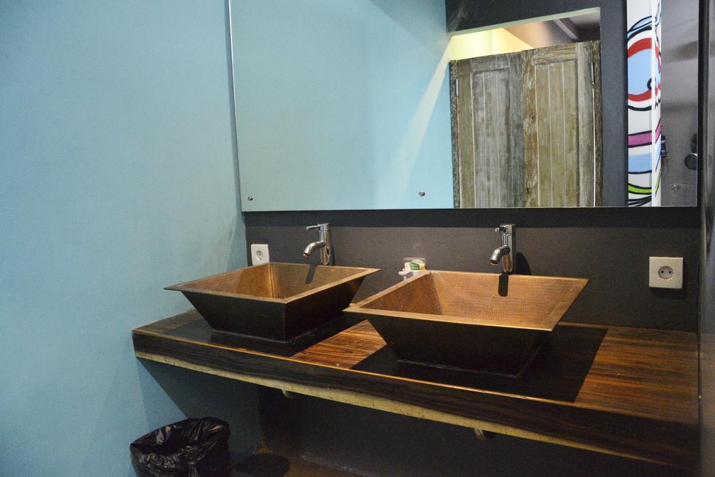 Nau Here Hostel Kuta Lombok Chambre photo
