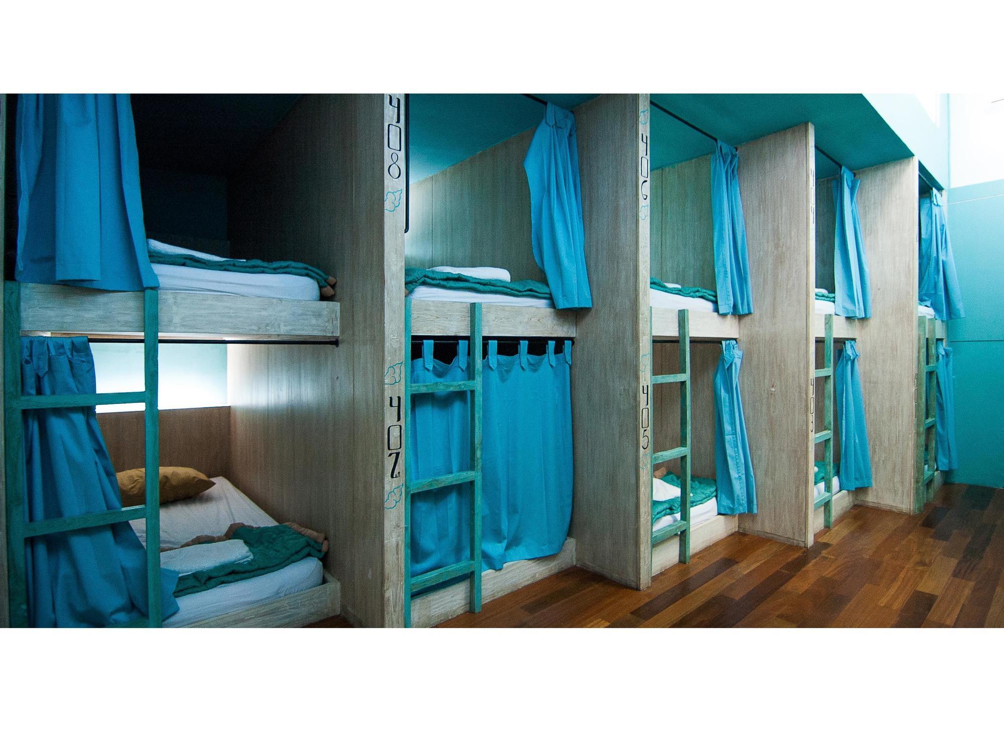 Nau Here Hostel Kuta Lombok Extérieur photo