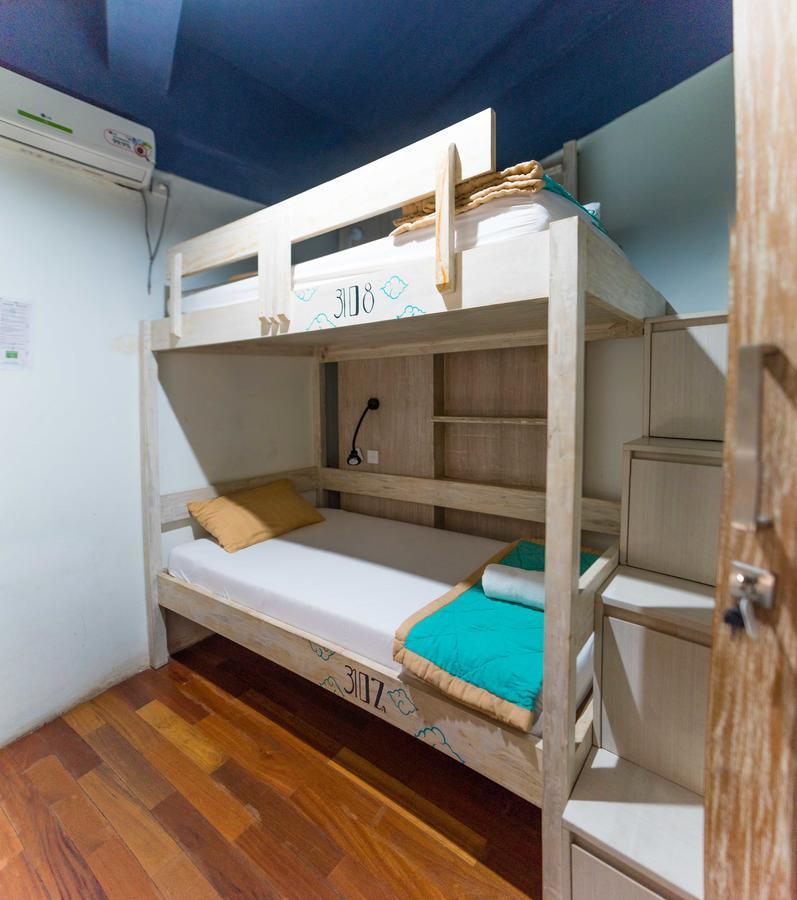 Nau Here Hostel Kuta Lombok Extérieur photo