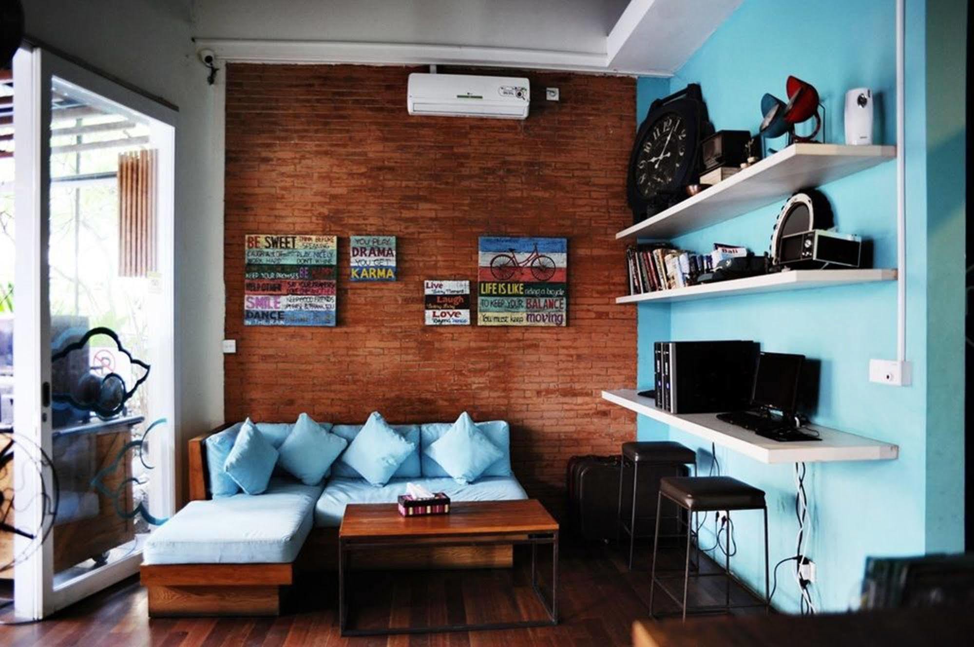 Nau Here Hostel Kuta Lombok Extérieur photo