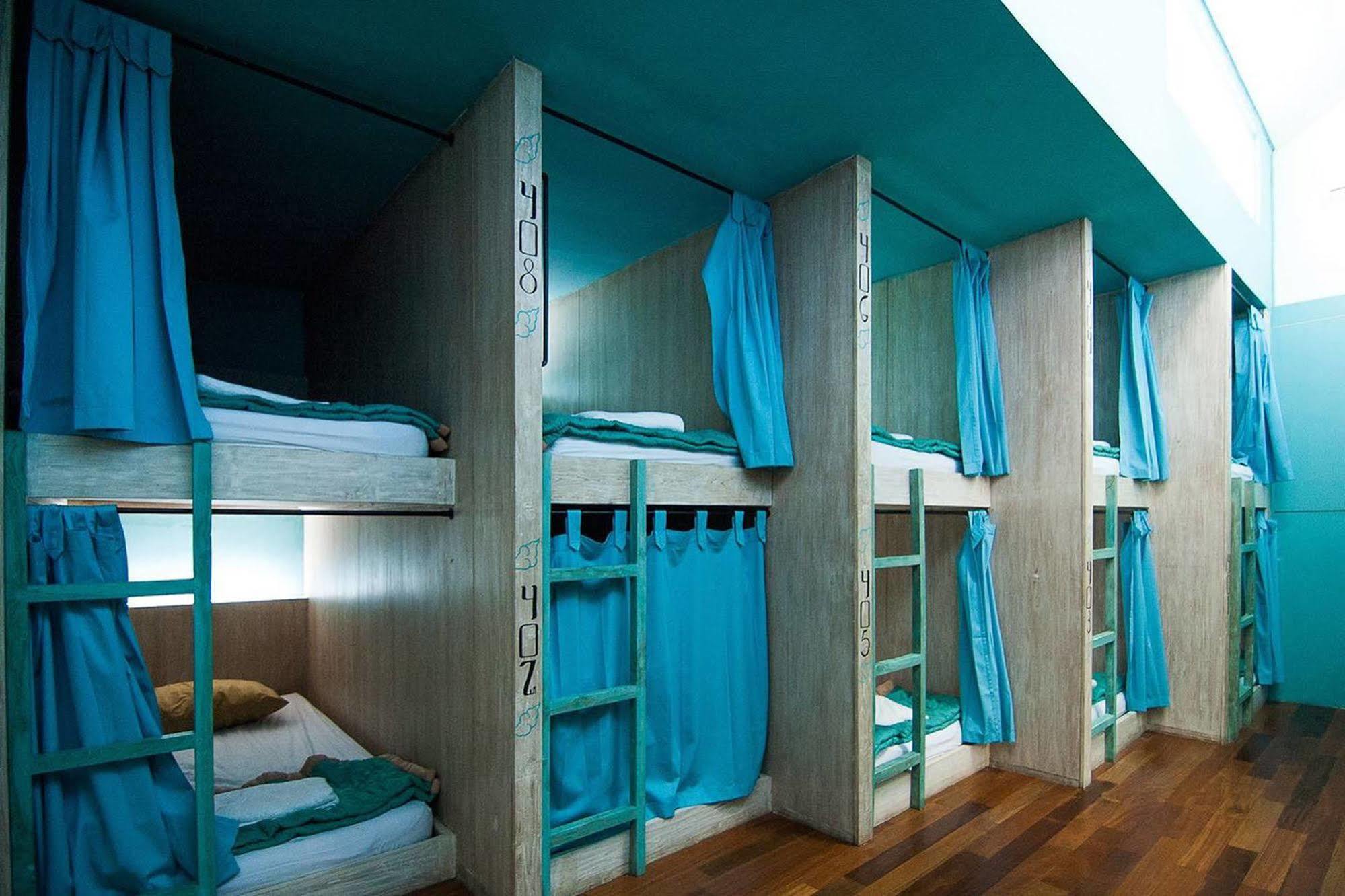 Nau Here Hostel Kuta Lombok Extérieur photo