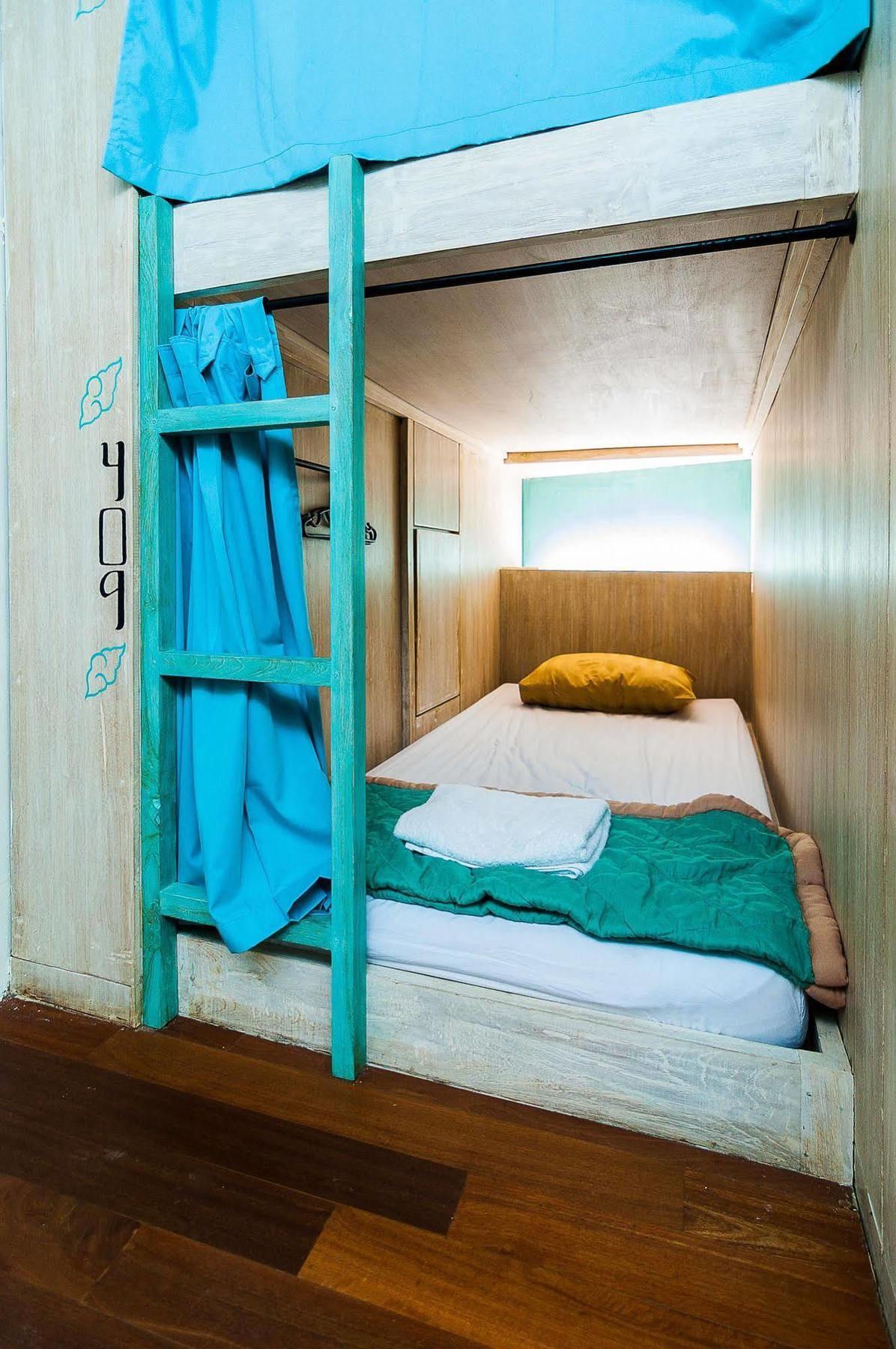 Nau Here Hostel Kuta Lombok Extérieur photo